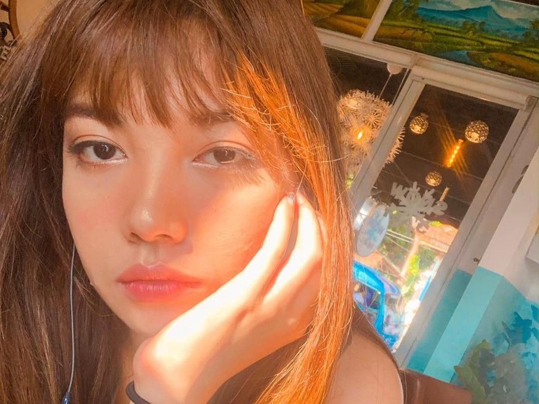Selebgram Bella Kuku yang Disebut Mirip Lisa BLACKPINK Bella Kuku merupakan seorang selebgram berdarah campuran Indonesia-Jepang yang kerap disebut sebagai Lisa BLACKPINK dari Indonesia. Ini deretan fotonya.