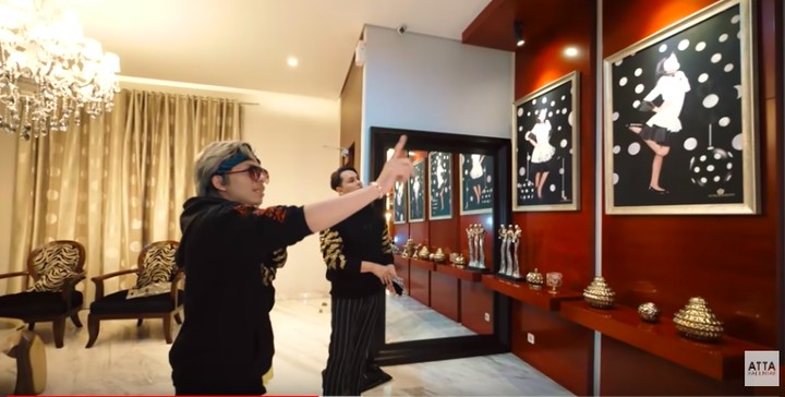 Potret Rumah Mewah Ussy Andhika Tolietnya Seperti Hotel Potret Rumah Mewah Ussy Andhika Tolietnya Seperti Hotel