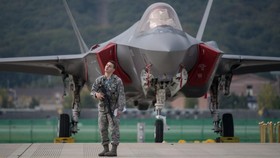 Pesawat F-35 Milik Inggris Jatuh ke Laut, Rugi Rp1,6 Triliun