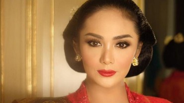 img-title Predikat Kerja DPR Buruk, Krisdayanti Rencanakan Reformasi