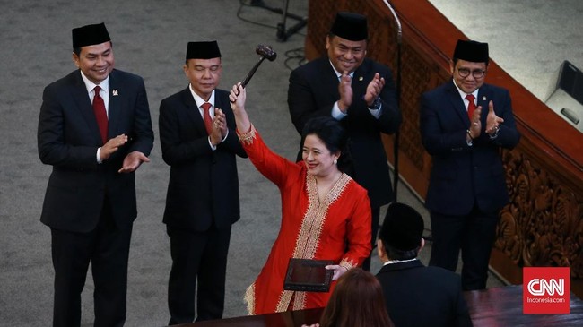 Ketua DPR Puan Maharani membagi tugas, pokok dan fungsi (Tupoksi) empat wakil ketua DPR RI yang baru dilantik selama lima tahun ke depan.