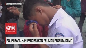 VIDEO: Pelajar Pendemo Menangis Saat Dijemput Orang Tua