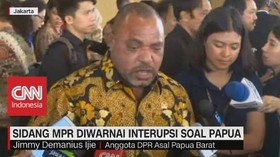 VIDEO: Anggota DPR Asal Papua Barat Menangis Saat Sidang