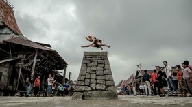 Pencarian Pemuda Gagah dalam Tradisi Lompat Batu