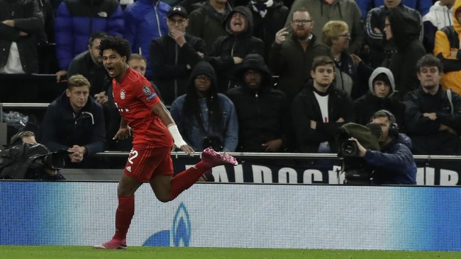 Penyerang sayap Bayern Munchen, Serge Gnabry, mengungguli Cristiano Ronaldo dan Lionel Messi usai mencetak quattrick ke gawang Tottenham Hotspur.