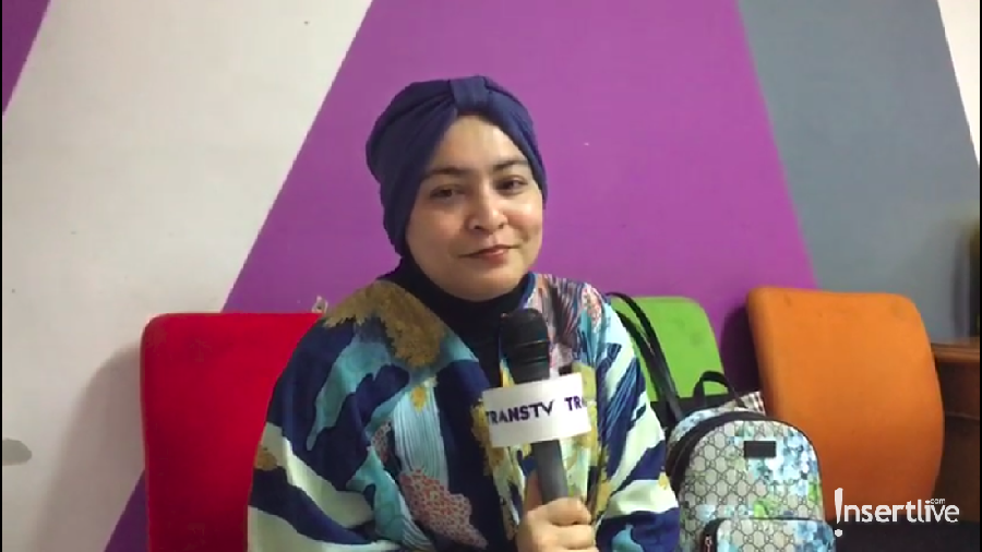 Astrid Kuya dikomentari netizen karena selalu pakai tas yang sama.