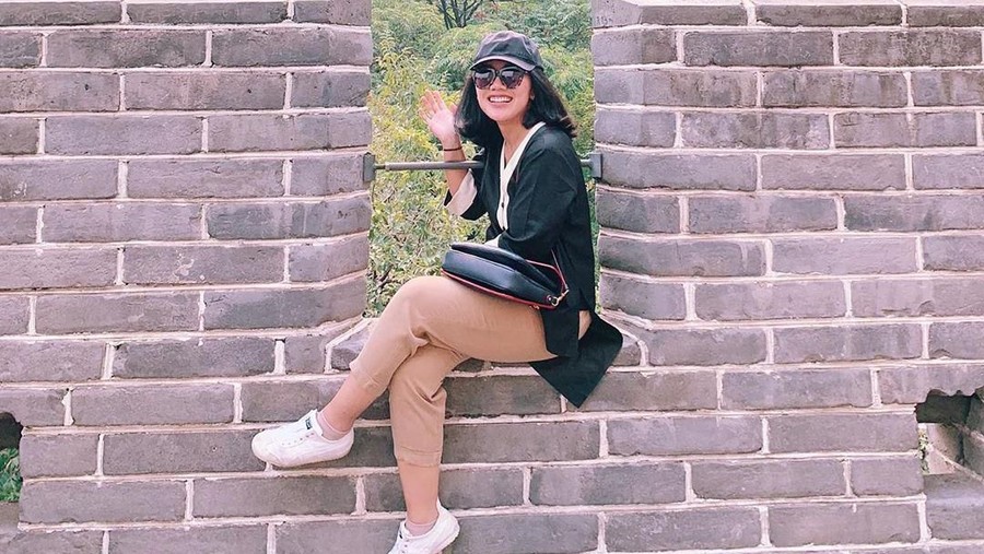 Puteri Komarudin Sejumlah wanita muda, cantik dan lulusan universitas luar negeri dilantik menjadi anggota DPR RI 2019-2024.