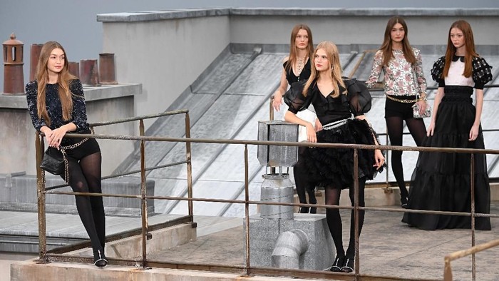 PARIS, FRANCE - OCTOBER 01: Gigi Hadid  walks the runway during the Chanel Womenswear Spring/Summer 2020 show as part of Paris Fashion Week on October 01, 2019 in Paris, France. (Photo by Pascal Le Segretain/Getty Images)