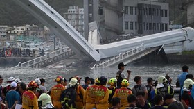 FOTO: Jembatan Ambruk di Taiwan Telan Korban WNI
