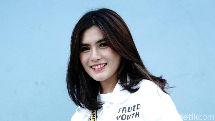 Angela Lee saat ditemui di studio Trans TV.