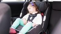 Dokter Tak Sarankan Pangku Anak di Mobil, Ini Manfaat Car Seat yang Perlu Diketahui