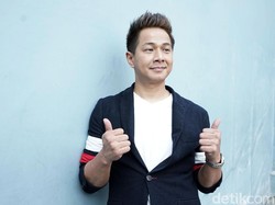 Ternyata Delon Thamrin Juga Suka Ikut Arisan