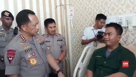 VIDEO: Kapolri Tito Jenguk Polisi yang Terluka Saat Demo DPR