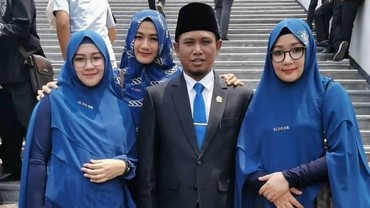 img-title Cerita Lora Fadil Bawa 3 Istri Saat Dilantik Jadi Anggota DPR