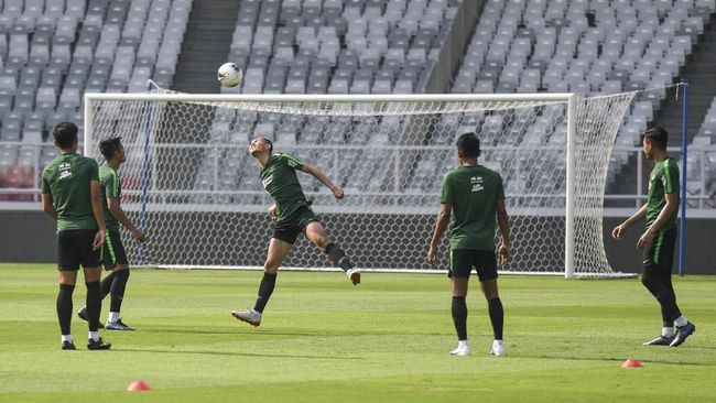 Yeyen Belum Tentukan Starter Timnas Indonesia Lawan Malaysia Yeyen Tumena masih membutuhkan waktu untuk menentukan susunan pemain Timnas Indonesia dalam laga tandang kualifikasi Piala Dunia 2022 melawan Malaysia.