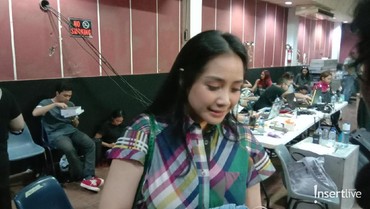 Nagita Slavina Tak Kecewa Raffi Ahmad Absen Menemani di Konser Rossa