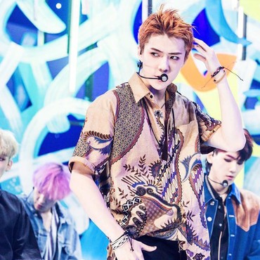 6 Idol Korea Tampan Pakai Batik, Siap Digandeng ke Kondangan