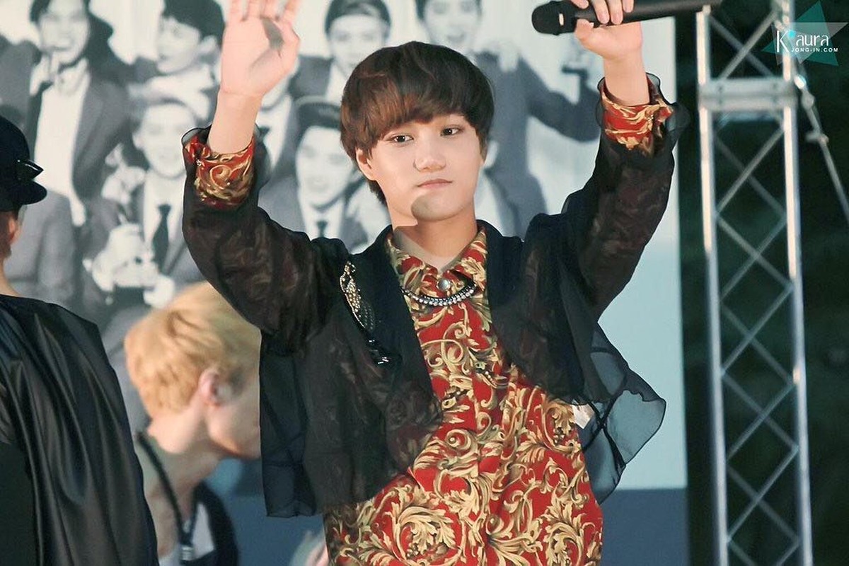 Memperingati hari batik nasional&comma; enam artis Korea ini pernah tampil keren dengan mengenakan batik&period;