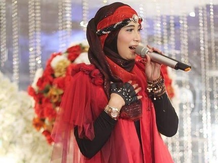 Potret 'Lady Rocker' Inka Christie, Kini Makin Cantik Berhijab