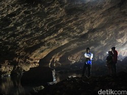 4 Wisata Susur Gua Eksotis di Jabar, Cocok buat Isi Long Weekend!