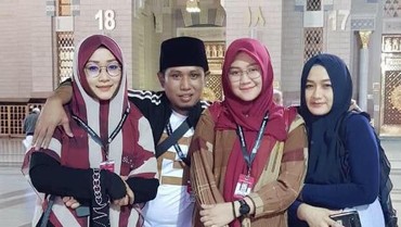 img-title Terkuak, Cara Lora Fadil Bagi Waktu dan Perhatian untuk 3 Istri
