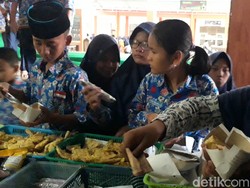 Inovasi Kepala SD Inpres, Bikin Market Day agar Anak Pedagang Kembali Sekolah