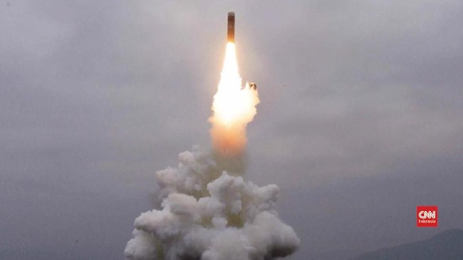 Rusia mulai mengoperasikan rudal hipersonik yang diberi nama Avangard dengan kemampuan 20 kali kecepatan suara dan mampu menghindari radar pertahanan AS.