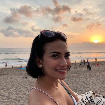 Vanessa Angel Tidur Pakai Baju Renang, Netizen: Entah Apa yang Merasukimu