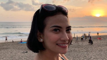 Vanessa Angel Tidur Pakai Baju Renang, Netizen: Entah Apa yang Merasukimu