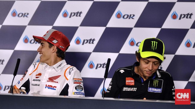 Pembalap Honda Marc Marquez mengatakan tidak harus berteman dengan Valentino Rossi saat ditanya tentang hubungannya dengan legenda MotoGP tersebut.