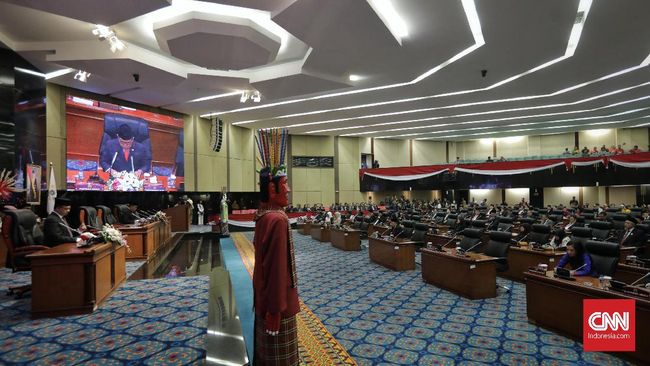 Rapat Paripurna DPRD DKI Diwarnai Walk Out saat PSI Pidato Rapat Paripurna DPRD DKI Jakarta diwarnai walk out para anggota parlemen saat perwakilan Fraksi PSI hendak membacakan pandangan umum.