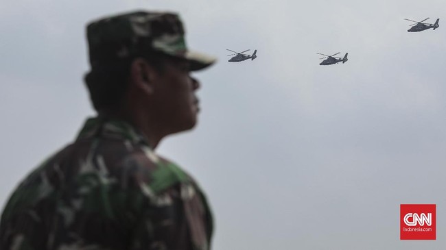 Pemuda disabilitas (16) tewas di Lanud Halim Perdanakusuma merupakan putra seorang perwira menengah TNI AU. Polisi akan memeriksa saksi.