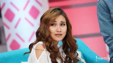 Mbak You Sebut Ayu Ting Ting Nikah Diam-diam Tahun Depan, Dengan Siapa?