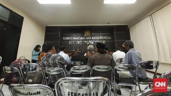 Komnas HAM menilai secara kasat mata Polri cenderung berlebihan saat menangani gelombang demo 23-30 September di berbagai daerah.