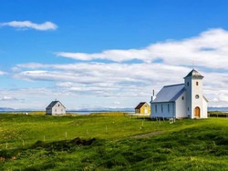 Sudah Vaksin COVID, Bisa Bebas Karantina di Islandia