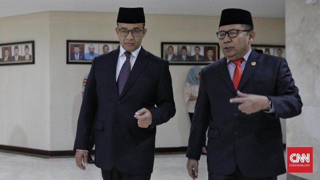 Gubernur DKI Anies Baswedan berharap pimpinan DPRD 2019-2024 yang telah ditetapkan segera mengebut kajian Raperda Tata Ruang dan nasib Wagub DKI.