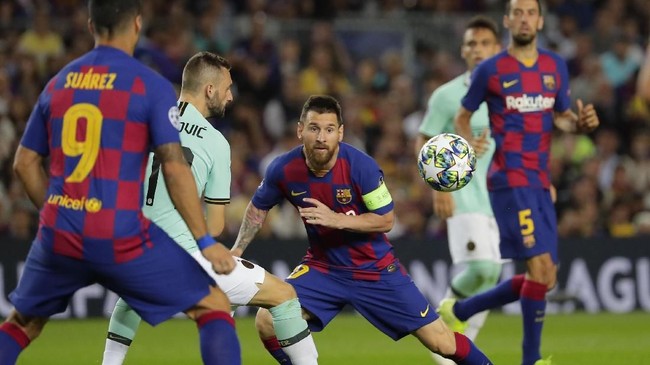 Lionel Messi menginspirasi pemain Barcelona lewat kata-kata saat jeda babak pertama melawan Inter Milan di Liga Champions.