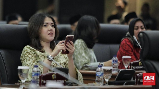 Mantan artis cilik nan juga politisi PDIP Agustina H namalain Tina Toon meraih bunyi tertinggi di Pileg DPRD Dapil DKI Jakarta II.