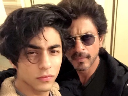 Tampannya Putra Sulung Shah Rukh Khan, Fotokopian Ayahnya Banget