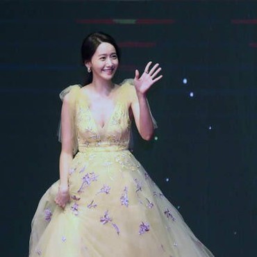 Yoona SNSD Tampil Memukau Bak Belle Beauty and the Beast