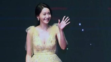 img-title Yoona SNSD Tampil Memukau Bak Belle Beauty and the Beast