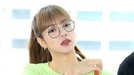 Lisa BLACKPINK merupakan salah satu idol Korea yang memiliki lingkar pinggang kecil atau yang dijuluki dengan pinggang semut&period;