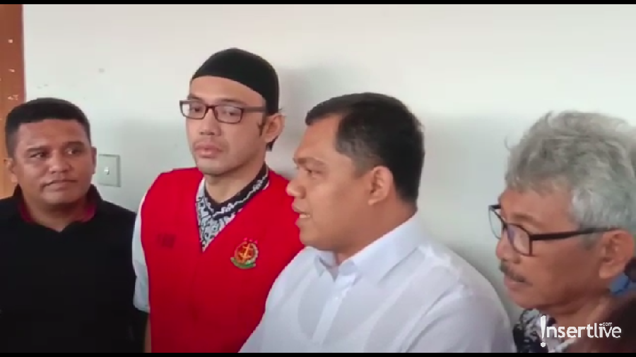 Sidang putusan terkait kasus Narkoba Sandy Tumiwa hari ini dilaksanakan.