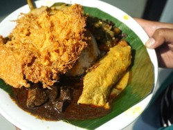 Lamak Bana! Ada Talua Barendo Hangat di 5 Resto Nasi Kapau Ini