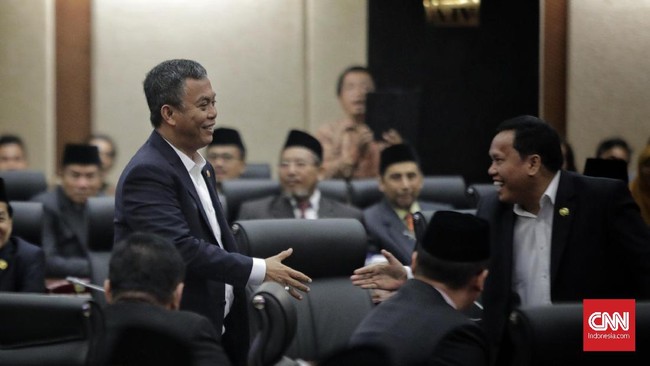 Hingga kini hanya fraksi PSI yang menggulirkan wacana interpelasi, dengan anggota sebanyak delapan orang. Butuh minimal 15 anggota DPRD dari minimal dua fraksi.