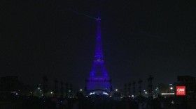 VIDEO: Bulan Kanker Payudara, Eiffel 'Berubah' Jadi Pink