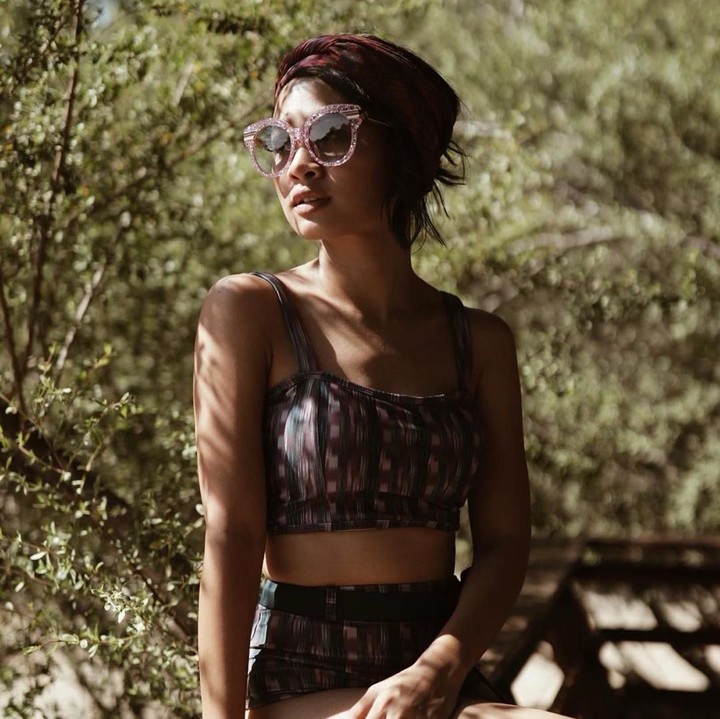 <p>Andien Aisyah sangat gemar berolahraga untuk menjaga kebugaran tubuh. Kesibukan sebagai penyanyi dan ibu seorang anak, tak membuatnya melupakan rutinitas untuk pilates, yoga, renang, bahkan diving. (Foto: Instagram @andienaisyah)</p>