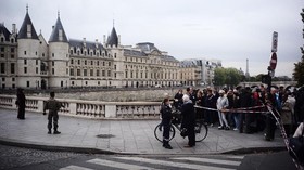 FOTO: Penikaman di Markas Besar Polisi Paris, 4 Orang Tewas