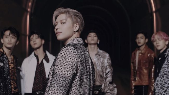 Boyband SuperM berhasil membuat 'SuperM - The 1st Mini Album' di puncak tangga album AS, Billboard 200.