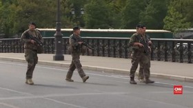 VIDEO: Penyidik Selidiki Penikaman di Markas Polisi Paris